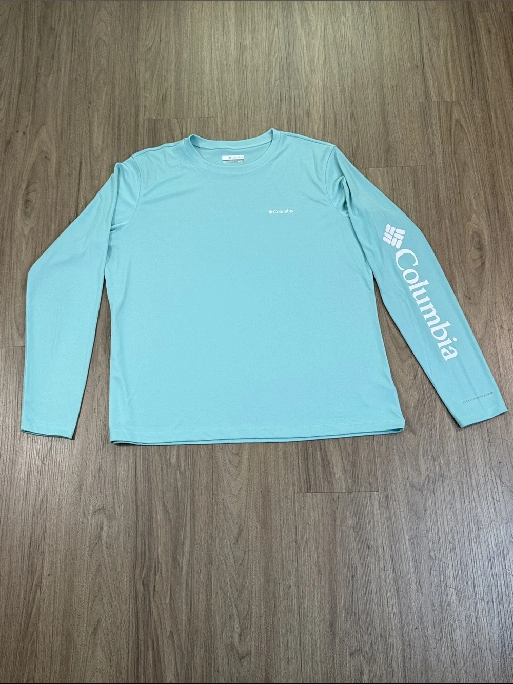 Columbia Men’s Long-Sleeve Rash Guard in Aqua Blue